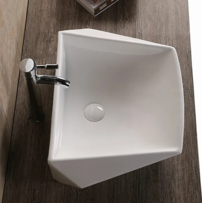 Ceruttispa CR7065 накладная, белая, асимметричная 600х410х155